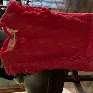Brand new pink lace lined cap sleeved Bibi top.